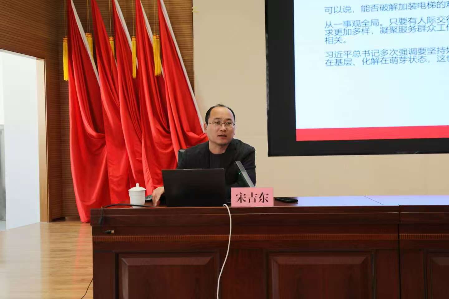 我院教师通过高级社会工作师评审